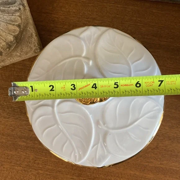 Vintage USA Rare Unique Pottery Covered Dish Leaf Design Gold Trim - Picture 2 of 16